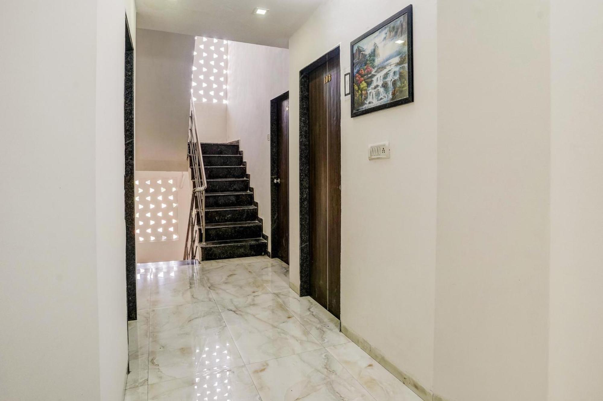 Super Hotel O Nashik Near Vijay Mamta Theatre Formerly Sahara Inn Εξωτερικό φωτογραφία
