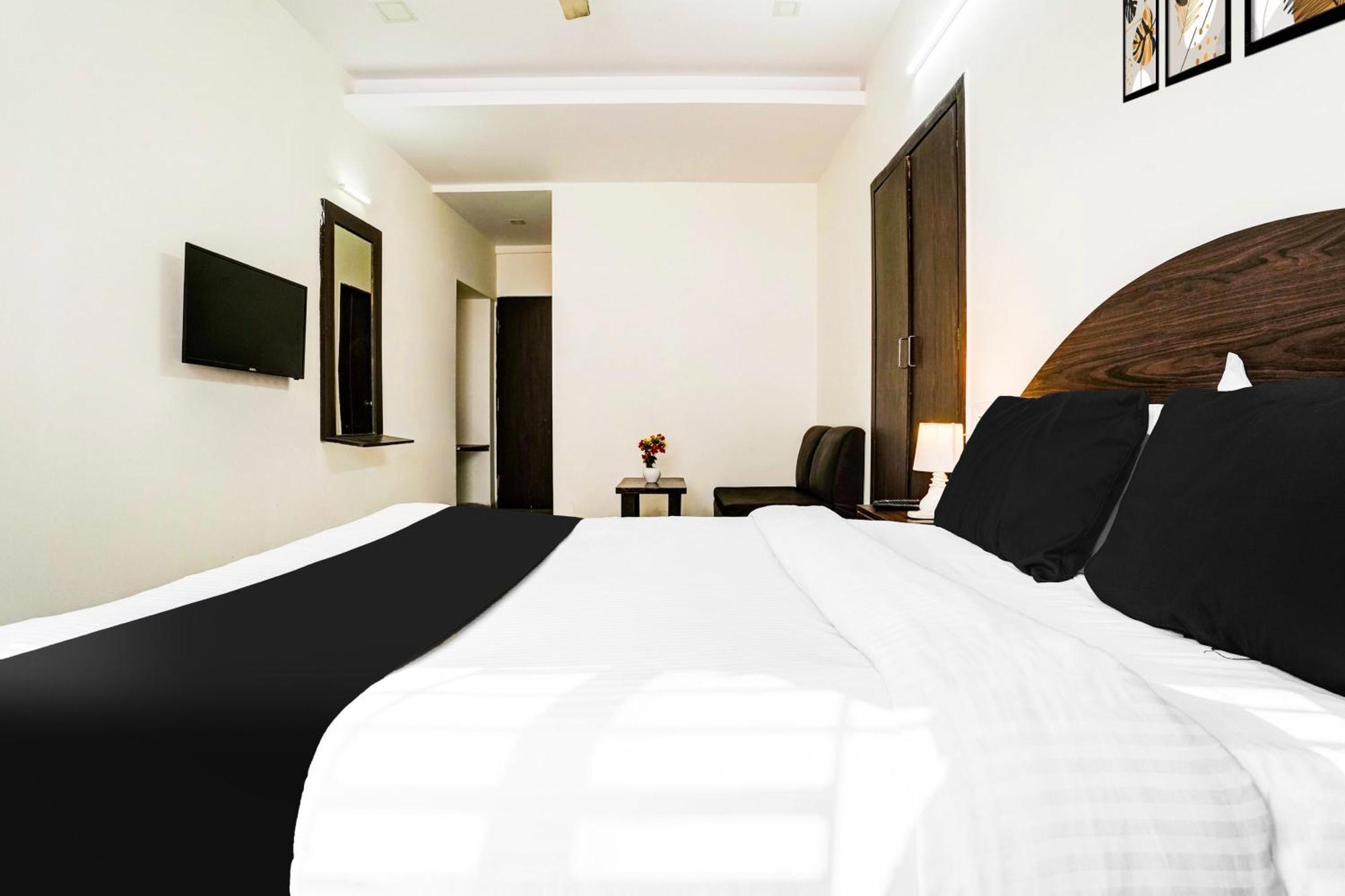 Super Hotel O Nashik Near Vijay Mamta Theatre Formerly Sahara Inn Εξωτερικό φωτογραφία